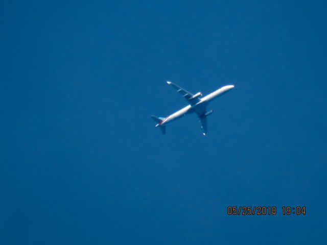 Airbus A321 (N120EE)