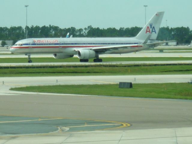 — — - 757 taxing to leave MCO