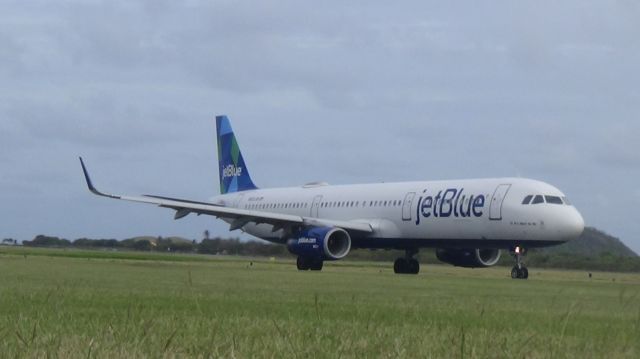 Airbus A321 (N923JB)