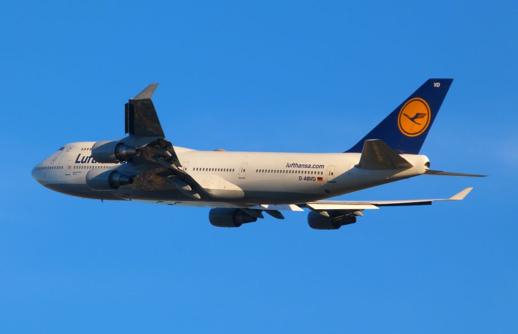 Boeing 747-400 (D-ABVD)