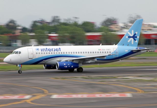 Sukhoi Superjet 100 (XA-VAS) - Interjet / Sukhoi SuperJet 100-95B / MSN 95065 / XA-VAS / MMMX 07/2020