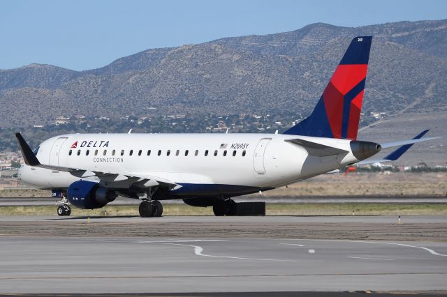 Embraer 175 (N269SY)