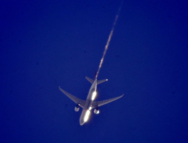 BOEING 777-300ER (TC-LJJ) - Turkish Airlines 31 Istanbul Ataturk Intl to Hartsfield-Jackson Intl over Cleveland 36,000 ft. 07-27-16.