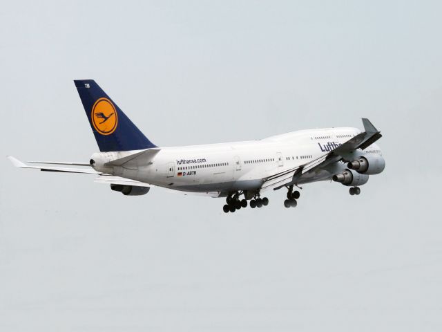 Boeing 747-400 (D-ABTB) - A Boeing 747-400 of Germanys flag carrier Lufthansa.