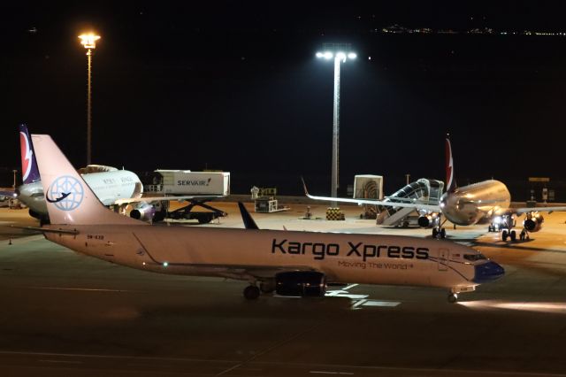 Boeing 737-800 (9M-KXP)
