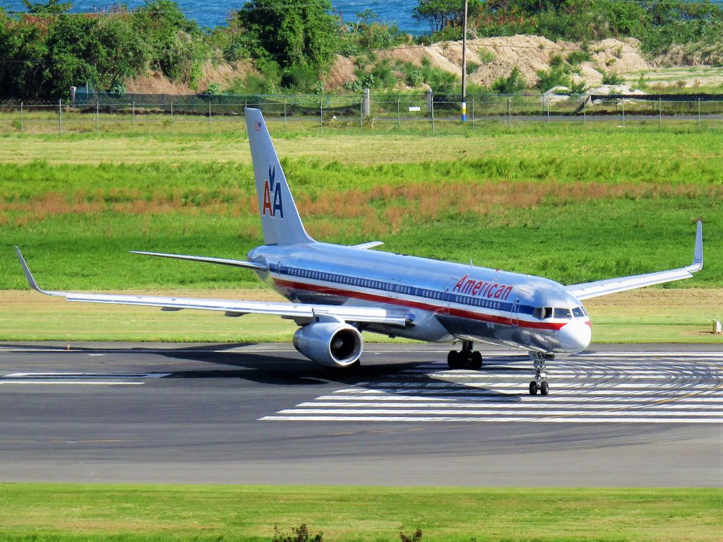 Boeing 757-200 (N181AN)