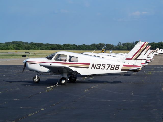 Piper Cherokee (N33788)