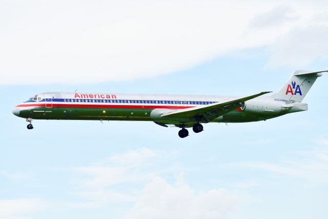 McDonnell Douglas MD-83 (N9628W)