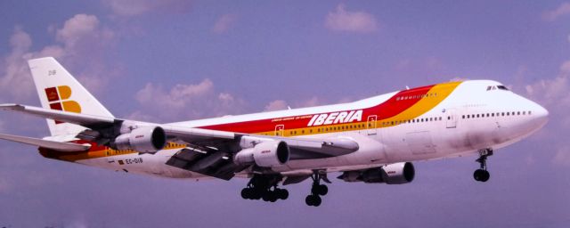 Boeing 747-200 (EC-DIB) - Madrid 1983    This A/C has been scrapped.