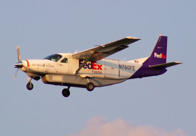 Cessna Caravan (N780FE) - Fedex Golden Hour Cessna 208