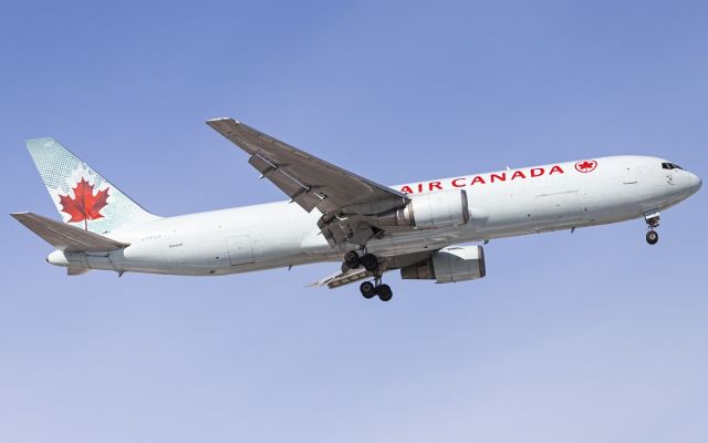 BOEING 767-300 (C-FPCA)