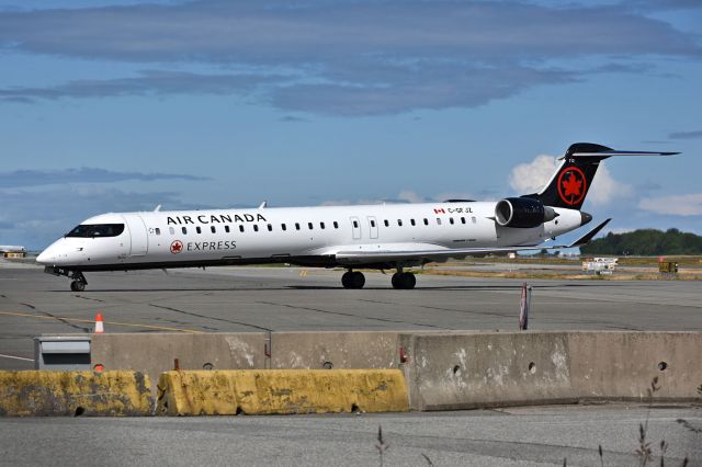 Canadair Regional Jet CRJ-900 (C-GFJZ)