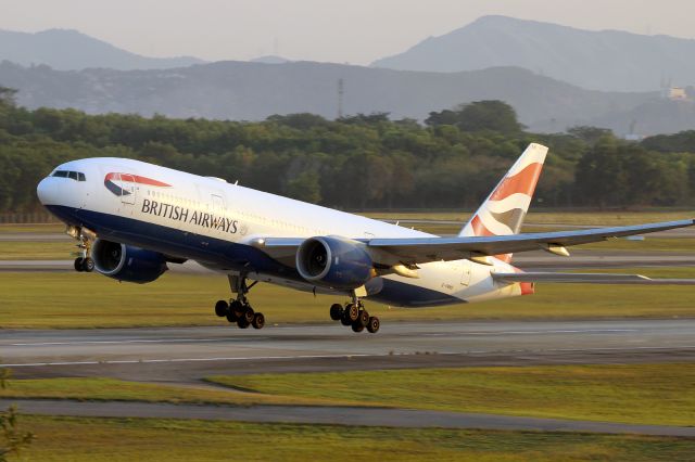 Boeing 777-200 (G-YMMS)