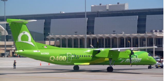 de Havilland Dash 8-400 (N439QX) - N439QX pushback - KSJC