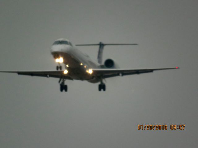 Embraer ERJ-145 (N13913)