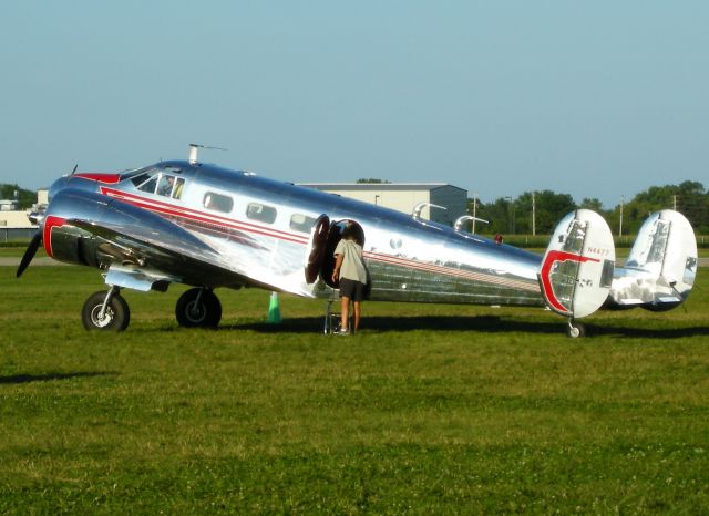 Beechcraft 18 (N4477)