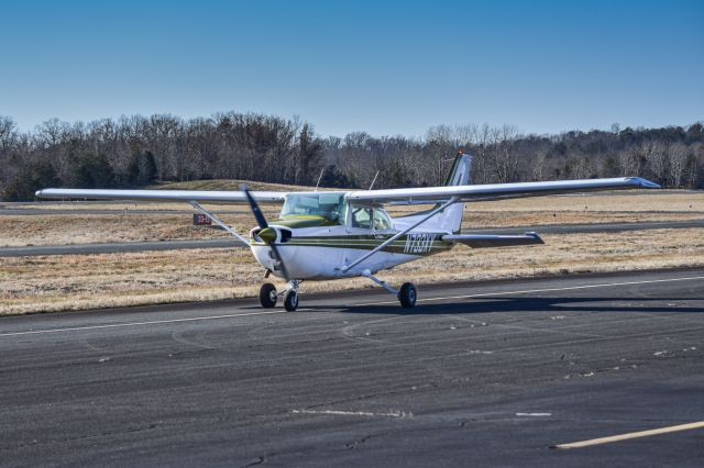 Cessna Skylane (N733XY)