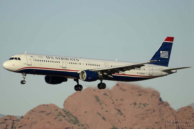 Airbus A321 (N186US) - US Airways Airbus A321-211 N186US at Phoenix Sky Harbor on December 27, 2015. It first flew as D-AVZD on February 27, 2002. Its construction number is 1701. It was delivered to US Airways on March 25, 2002 and then transferred to American on December 10, 2013. 