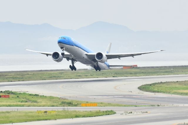 BOEING 777-300ER (PH-BVO)