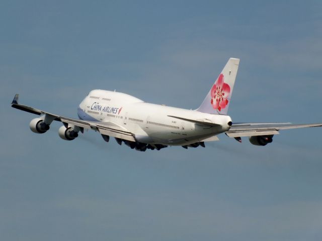 Boeing 747-400 (B-18251)