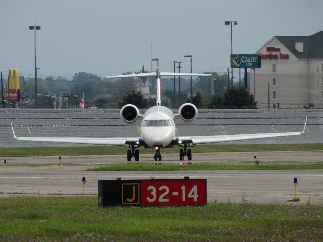 Canadair Regional Jet CRJ-700 —