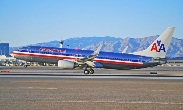 Boeing 737-800 (N847NN) - American Airlines Boeing 737-823 N847NN ( cn 29575/3361)  Brand New Aircraft... Las Vegas - McCarran International (LAS / KLAS) USA - Nevada, November 9, 2010 Photo: Tomás Del Coro