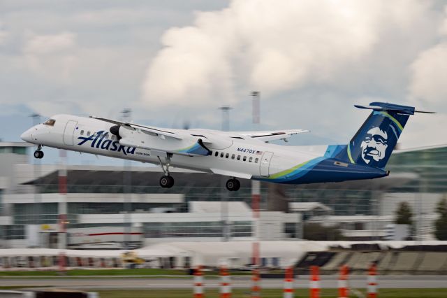 de Havilland Dash 8-400 (N447QX)