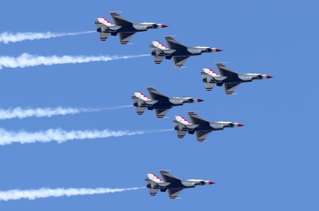 Lockheed F-16 Fighting Falcon — - The USAF Thunderbirds at the Great Cities of the American Revolution flyover on July 4, 2020 over the Charles River, Cambridge, MA
