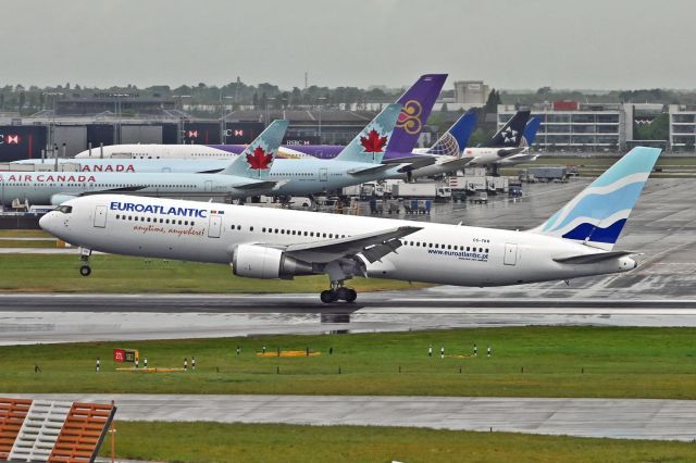 BOEING 767-300 (CS-TKR)