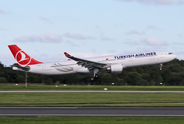 Airbus A330-300 (TC-LND) - TK1993 arriving from IST