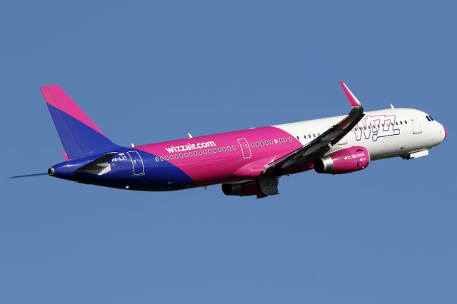 Airbus A321 (HA-LXY)