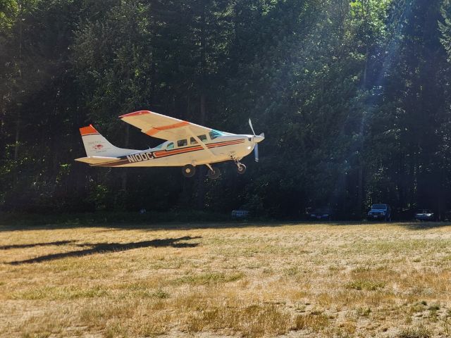 Cessna 206 Stationair (N10DC) - N10DC taking off from Stehekin, WA