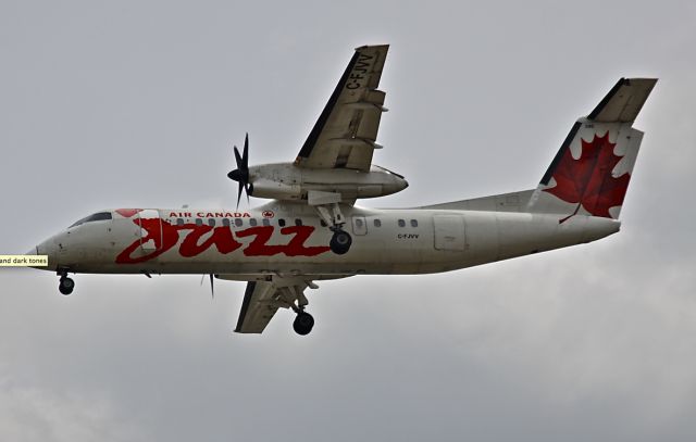 de Havilland Dash 8-300 (C-FJVV)