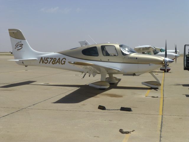 Cirrus SR-22 (N587AG)