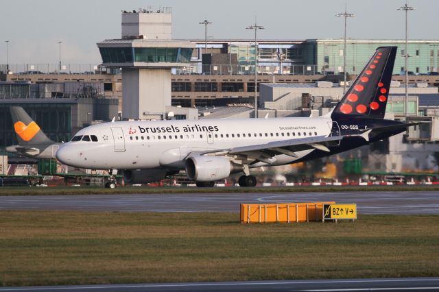 Airbus A319 (OO-SSS) - BEL2173 arriving from Brussels