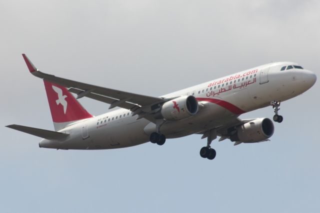Airbus A320 (A6-AOW)