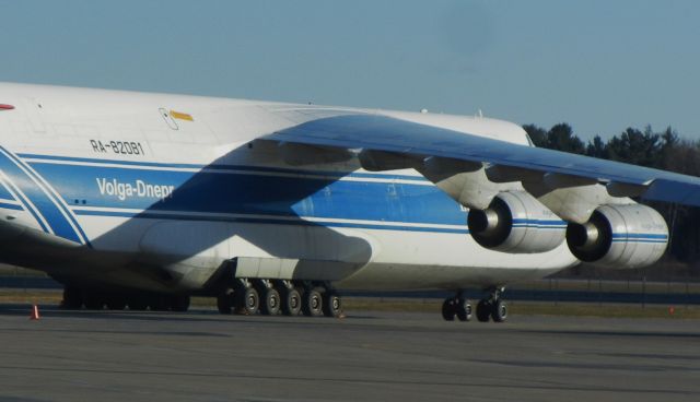 Antonov An-124 Ruslan (RA-82081) - 8 novembre 2015  