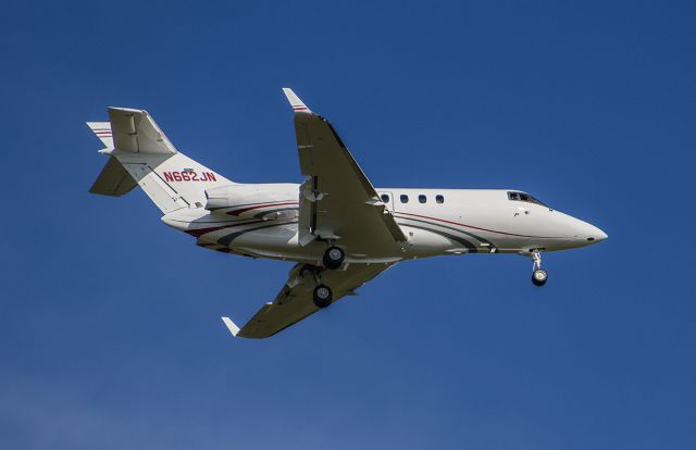 Hawker 800 (N662JN) - Arriving rwy 2L @KDPA.