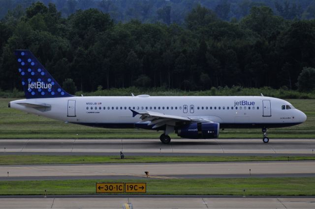 Airbus A320 (N561JB) - Seen at KIAD on 7/4/2009.