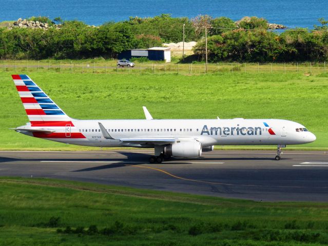 Boeing 757-200 (N197AN)