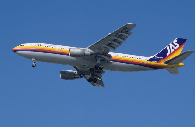 Airbus A300F4-200 (JA8292) - Final Approach to Tokyo-haneda Intl Airport Rwy16L on 1998/01/21