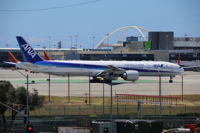 BOEING 777-300ER (JA736A)