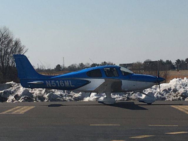 Cirrus SR-20 (N516ML) - N516ML (SR20) departing Wings Field (KLOM)br /Photo Date: March 10, 2021