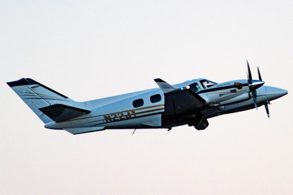 Beechcraft Duke (N22JY)