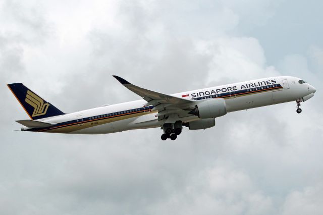 Airbus A350-900 (9V-SMQ)
