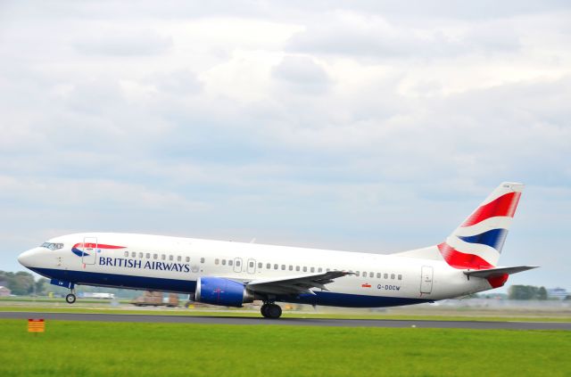 Boeing 737-700 (G-DOCW)