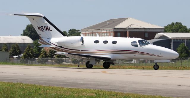 Cessna Citation Mustang (N81WL) - A Cessna C510 Citation Mustang turning onto the ramp from the taxiway at Pryor Field Regional Airport, Decatur, AL - May 15, 2017.