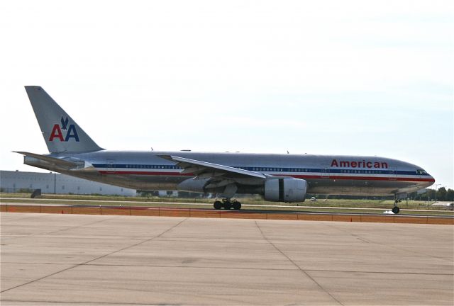 Boeing 777-200 (N776AN)