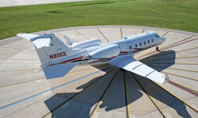 Learjet 60 (N90CE)