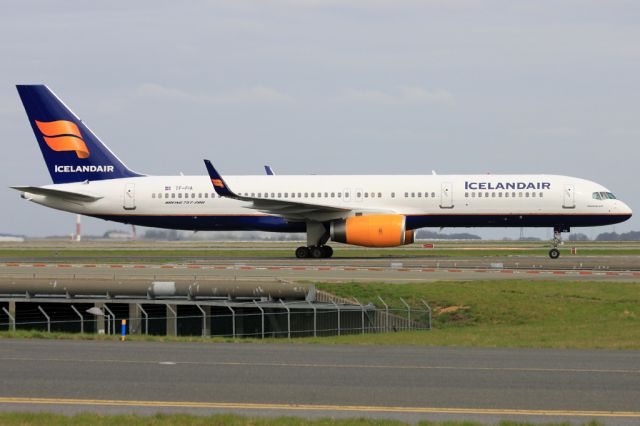 Boeing 757-200 (TF-FIA)